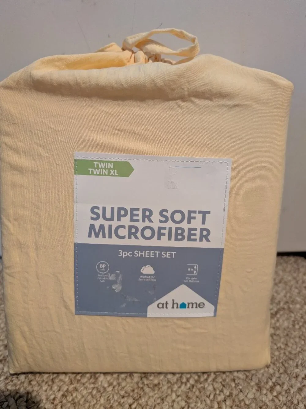 NWT Super soft microfiber 3 piece sheet set twin twin XL yellow